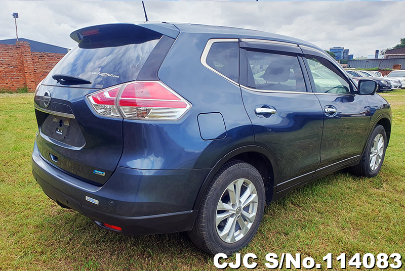 Nissan X-Trail in Blue for Sale Image 2