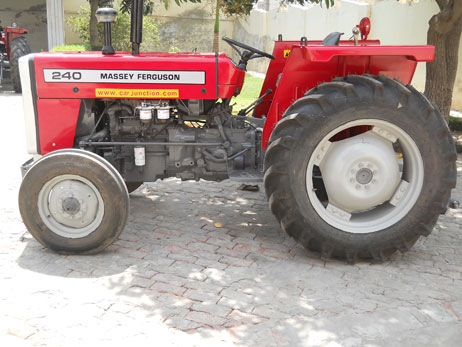 Massey Ferguson MF-240 tractor for Sale Image 10