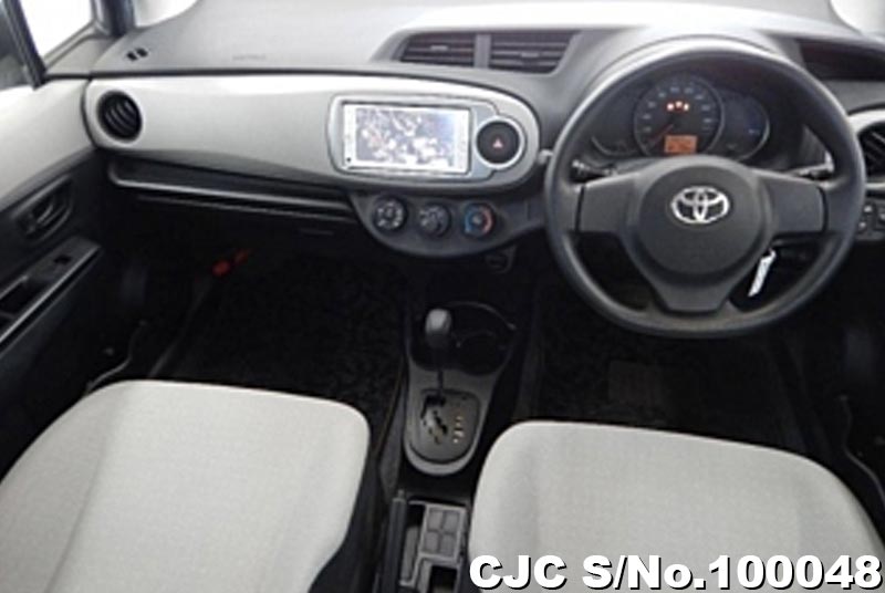 Toyota Vitz in Silver for Sale Image 4