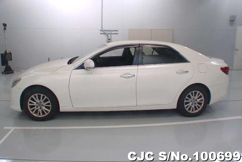 Toyota Mark X in White for Sale Image 5
