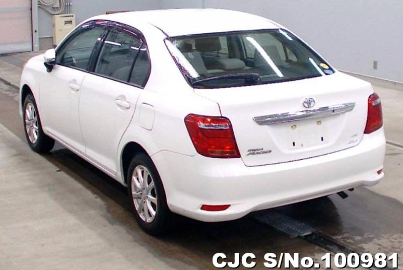 Toyota Corolla Axio in White for Sale Image 2